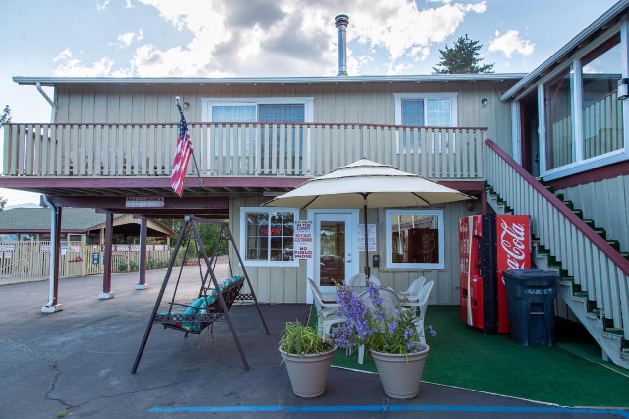 Swiss Holiday Lodge Mount Shasta Dış mekan fotoğraf