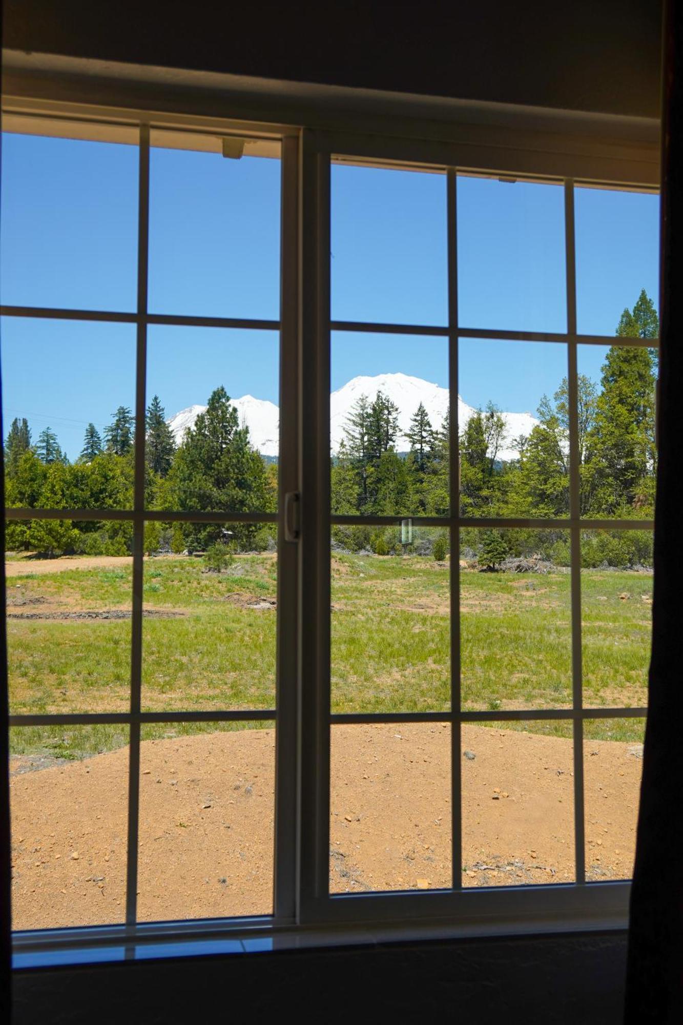 Swiss Holiday Lodge Mount Shasta Dış mekan fotoğraf