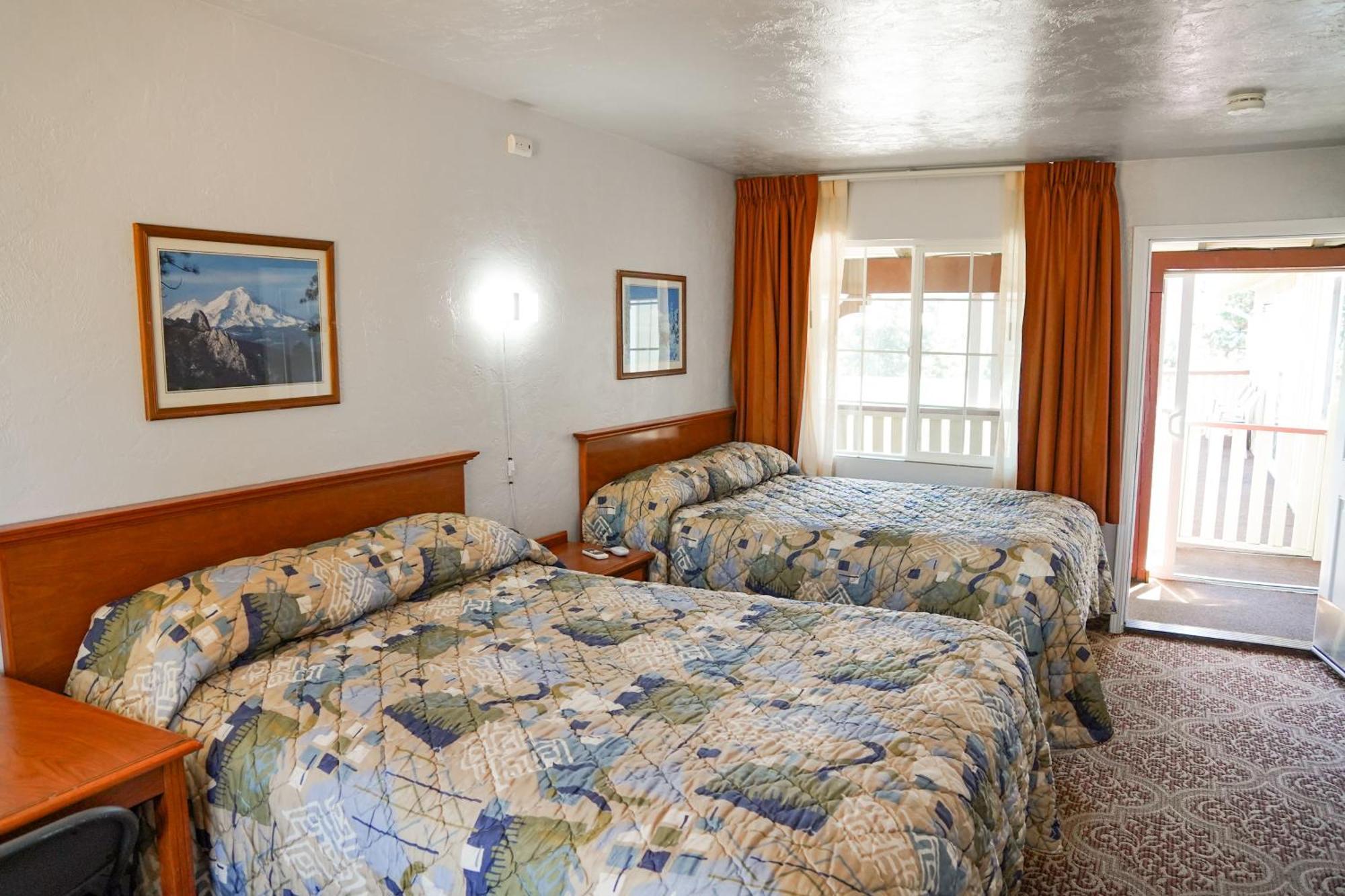 Swiss Holiday Lodge Mount Shasta Dış mekan fotoğraf