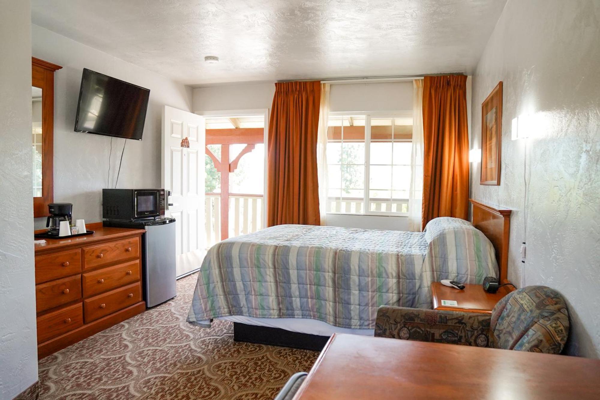 Swiss Holiday Lodge Mount Shasta Dış mekan fotoğraf