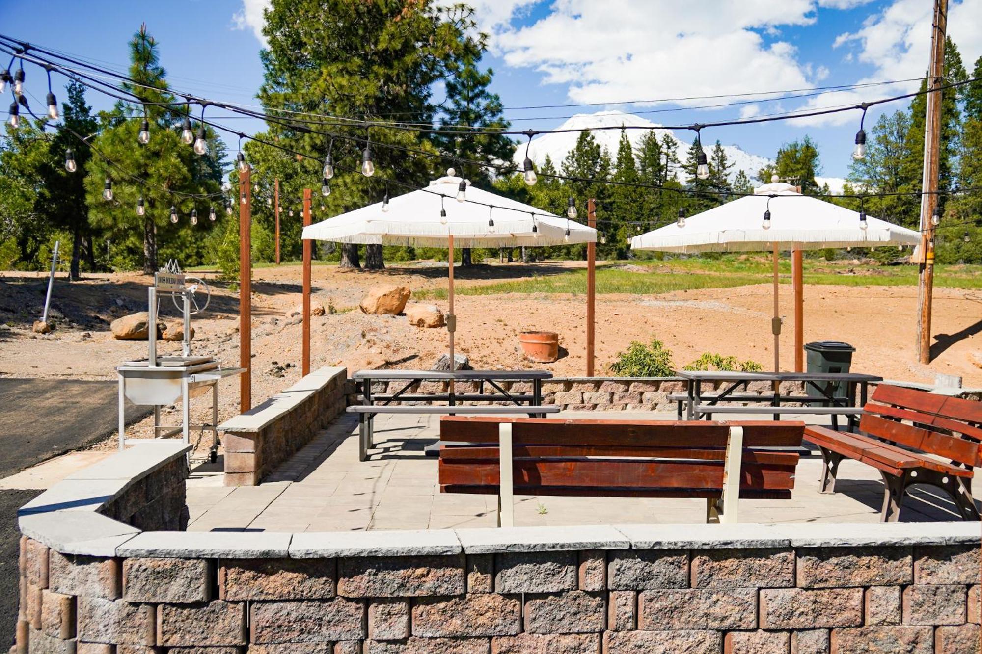 Swiss Holiday Lodge Mount Shasta Dış mekan fotoğraf